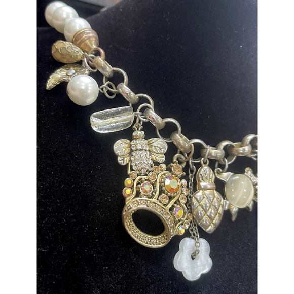 Vintage Carolee Faux Pearl Two-Tone Crown Statement Charms Necklace 16” READ - Picture 6 of 7